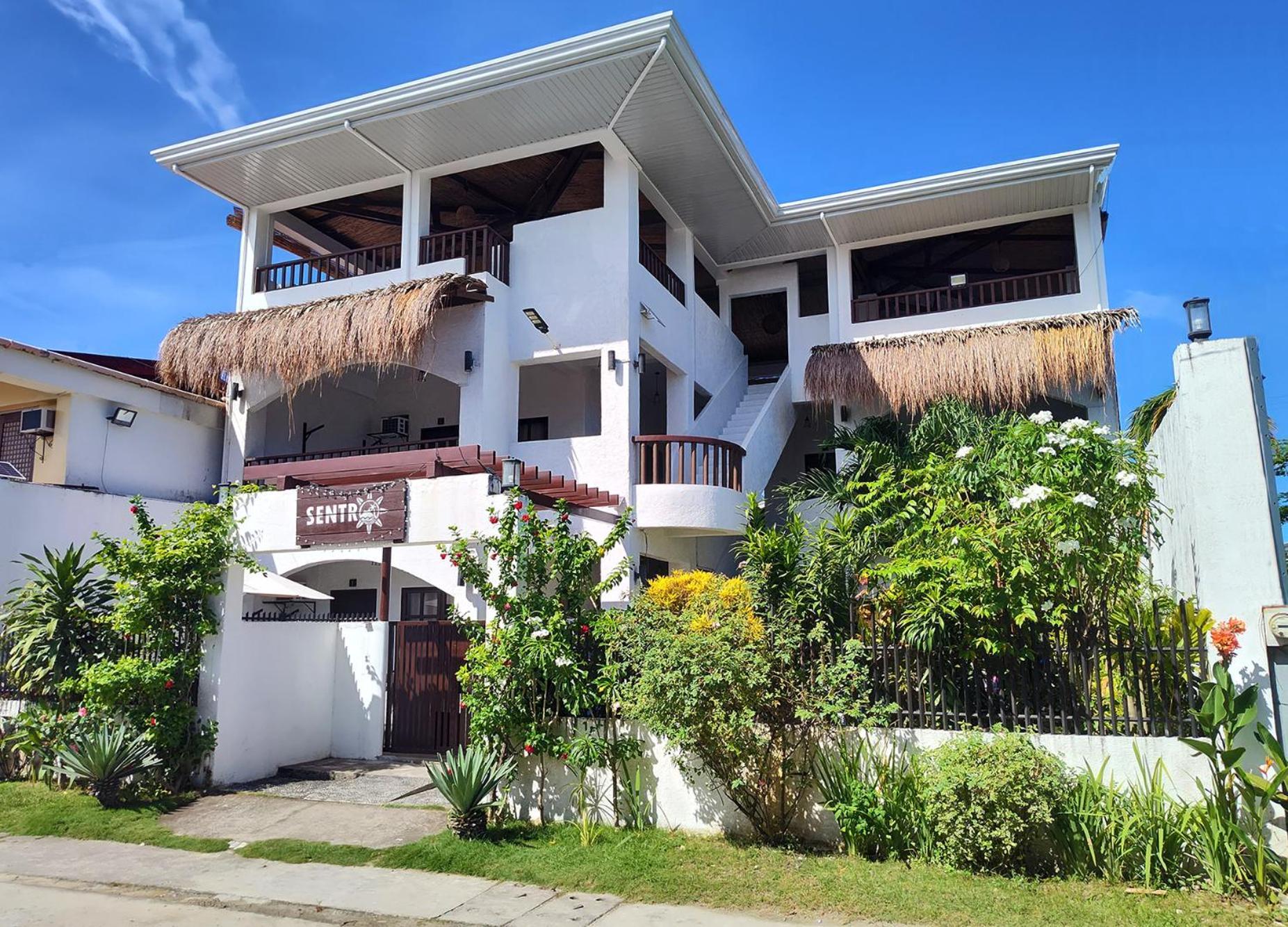 ג'נרל לונה Sentro Suites Siargao מראה חיצוני תמונה