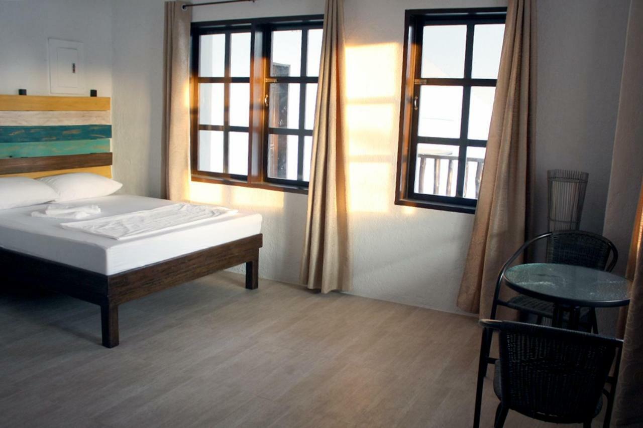 ג'נרל לונה Sentro Suites Siargao מראה חיצוני תמונה